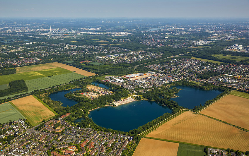 Luftbild der Seen rund um Esch-Auweiler in Köln mit Escher See im Vordergrund