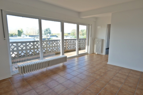 Teilvermietetes Mehrfamilienhaus – sichere Einnahmen & freie Einheit im Stommelerbusch!, 50259 Pulheim / Stommelerbusch, Mehrfamilienhaus