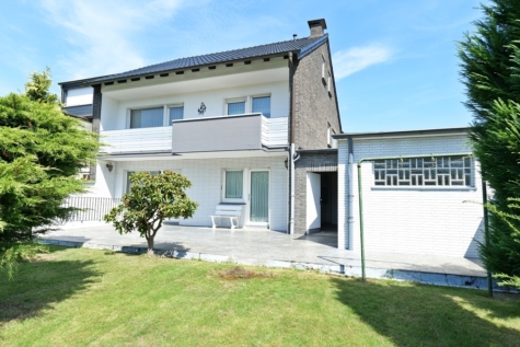 Großzügiges Einfamilienhaus in Köln-Worringen!, 50769 Köln / Worringen, Doppelhaushälfte