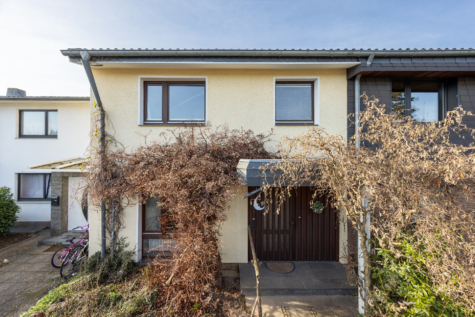 Familienglück auf Erbpacht! Reihenmittelhaus mit Garten und Garage in Heimersdorf!, 50767 Köln / Heimersdorf, Reihenmittelhaus