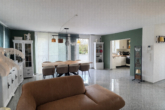 Wohn- /Esszimmer - Flexibles Wohnen: Gepflegtes Einfamilienhaus mit Appartement, Terrasse & Garage in Köln Longerich!