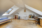 Studio - Einfamilienhaus mit Ausbaureserve in Longerich!
