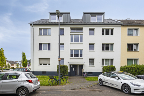 SOLIDE KAPITALANLAGE – 8-Parteienhaus in Longerich, 50737 Köln, Mehrfamilienhaus