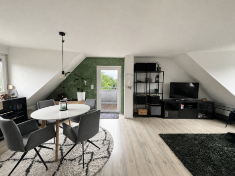 3-Zimmer-Wohnung mit Balkon in Merkenich, 50769 Köln, Dachgeschosswohnung