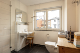 Badezimmer - Barrierefreie 2-Zimmer-Wohnung mit sonnigem Garten zur Eigennutzung in Köln Longerich!