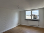 Wohnzimmer - HELLE 2-ZIMMER DACHGESCHOSSWOHNUNG MIT GARTENMITBENUTZUNG IN BICKENDORF