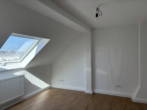 Schlafzimmer - HELLE 2-ZIMMER DACHGESCHOSSWOHNUNG MIT GARTENMITBENUTZUNG IN BICKENDORF