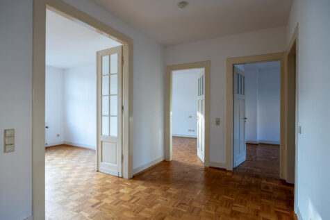 Altbaucharme in SÜLZ: 3 Zimmer-Wohnung mit zwei Balkonen!, 50937 Köln, Etagenwohnung