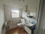 Badezimmer - LONGERICH // HELLE 2 – ZIMMER – DACHGESCHOSSWOHNUNG