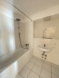 Badezimmer - Barrierefreie 4-Zimmer-Wohnung mit Balkon in Köln Ehrenfeld!