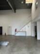 Treppe ins 1. OG - Flexible Gewerbehalle mit großzügiger Fläche & separatem Büro auf eigener Etage!