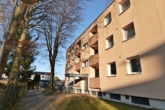 Hausansicht - Modernisierte 3-Zimmer Balkonwohnung in Seeberg-Süd!