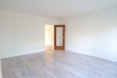 Wohnzimmer - Modernisierte 3-Zimmer Balkonwohnung in Seeberg-Süd!