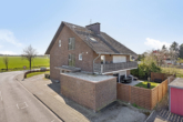 Straßenansicht - Vermietetes, freistehendes Mehrfamilienhaus in Pulheim / Stommelerbusch!