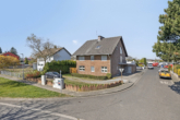 Straßenansicht - Vermietetes, freistehendes Mehrfamilienhaus in Pulheim / Stommelerbusch!