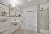 Einziehen und Wohlfühlen - Maisonette-Wohnung in Köln-Pesch! - Badezimmer