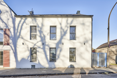 ALTBAUCHARME TRIFFT MODERNE! Saniertes Einfamilienhaus in Rondorf!, 50997 Köln, Einfamilienhaus